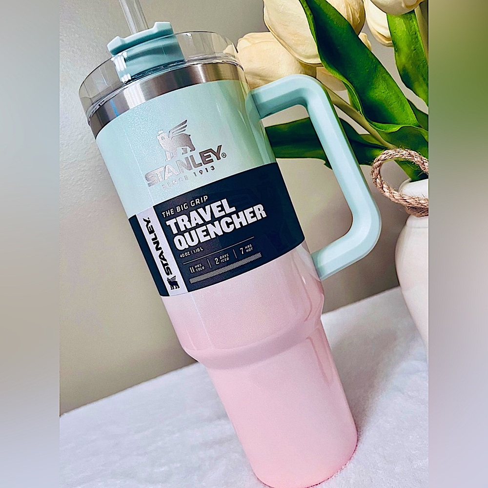Stanley Tumbler 40oz Quencher Spearmint Parfait NEW